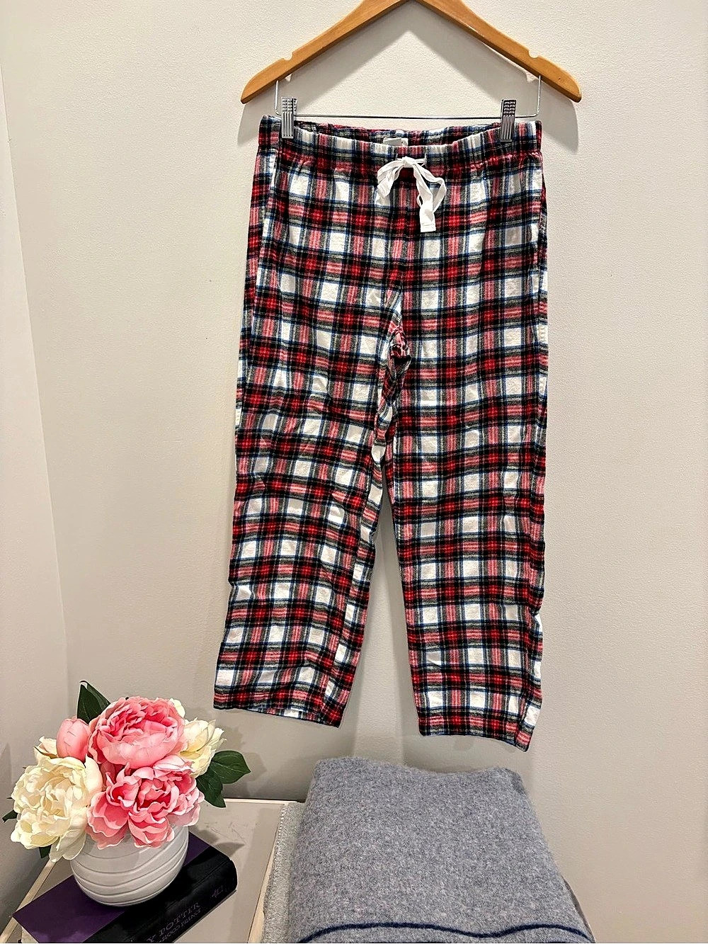 Women’s J.Crew Flannel Pajama Pant Red & Black
Petite Medium. Just in time for